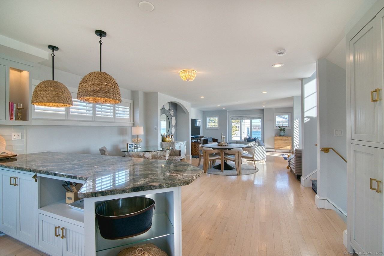 99 Jupiter Point Rd - Photo 4 of 33