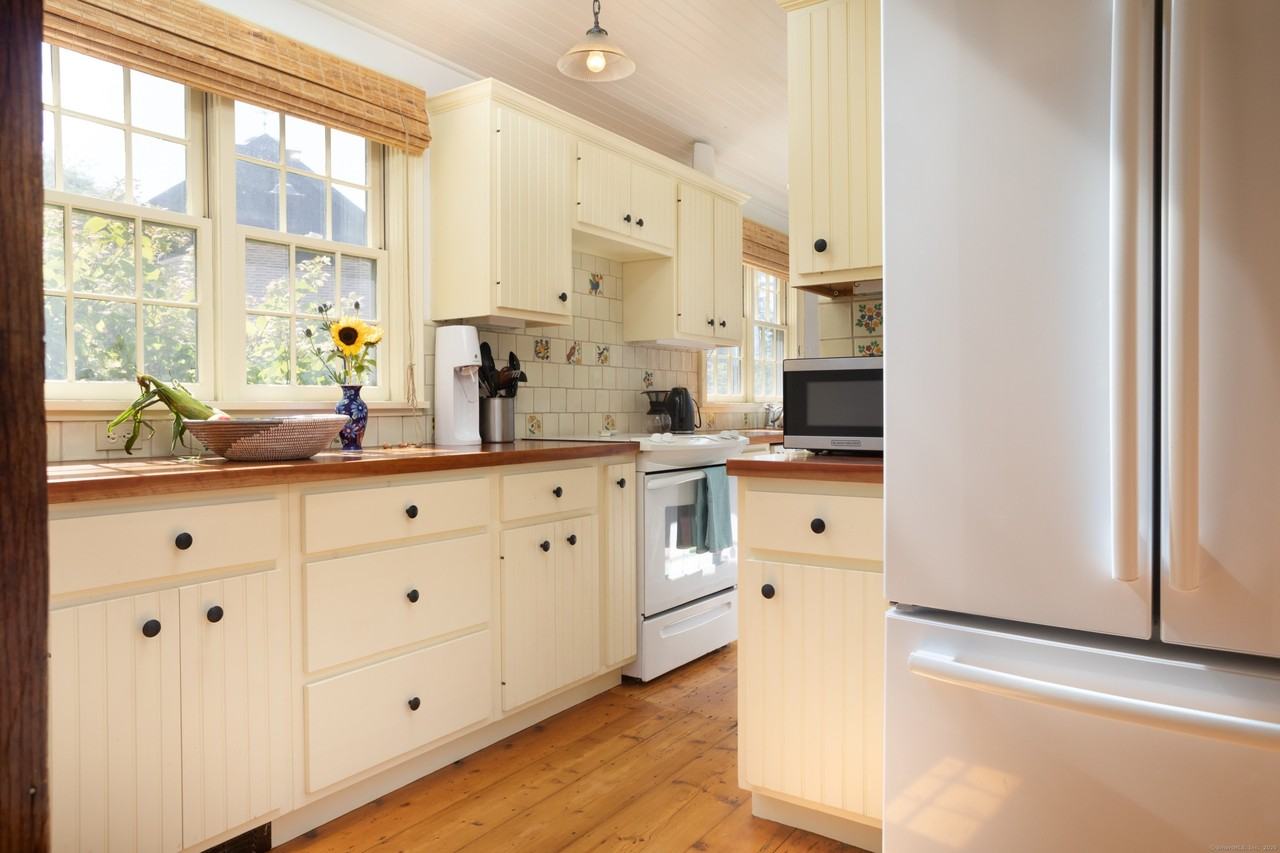 30 Indian Mountain Rd - Photo 3 of 17