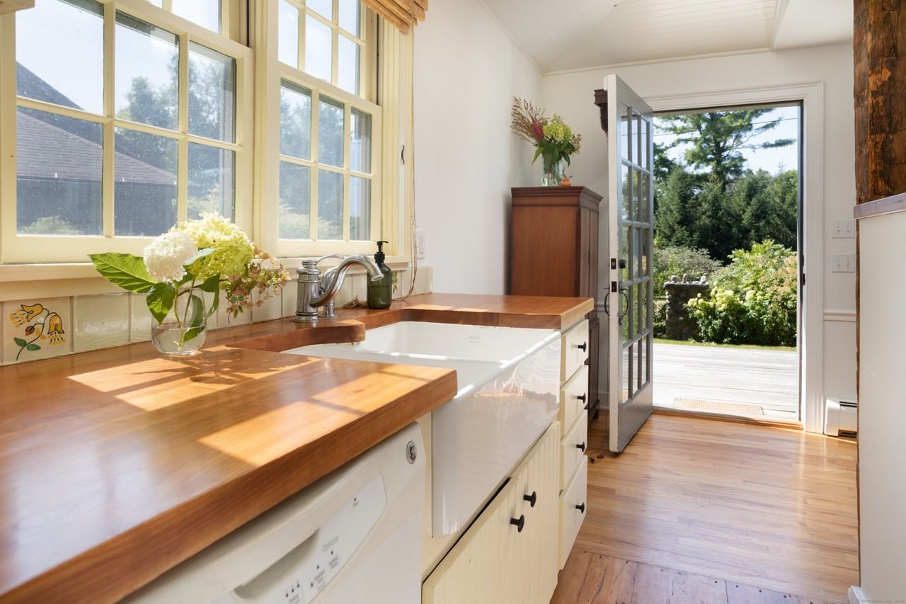 30 Indian Mountain Rd - Photo 4 of 17