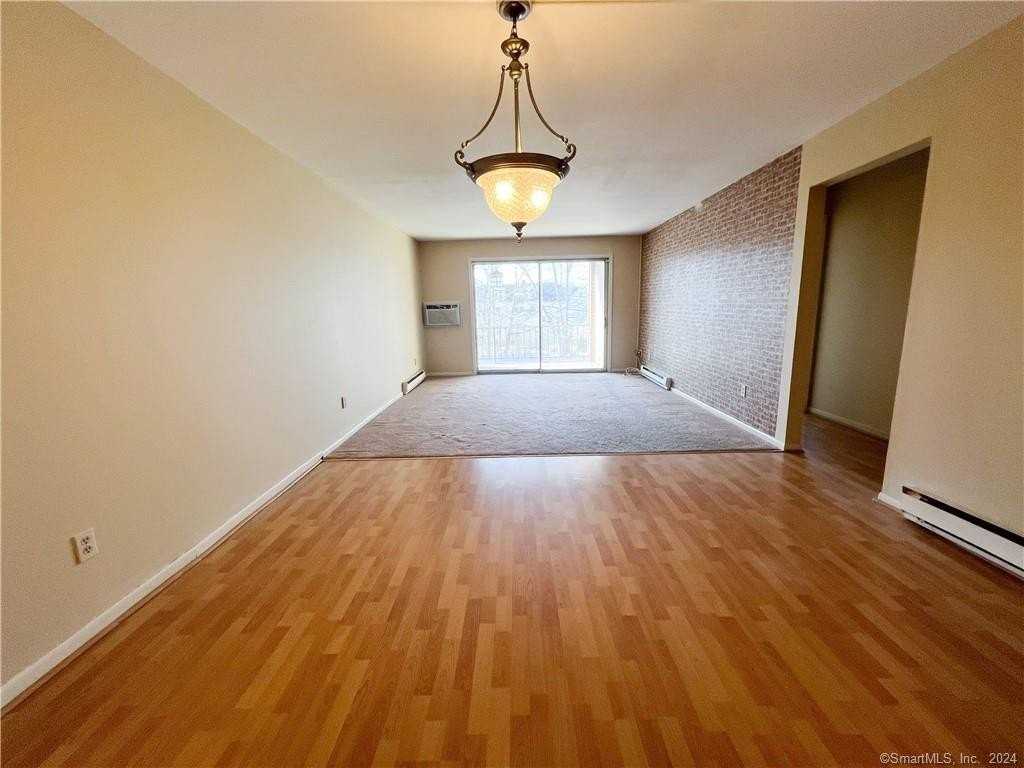 185 Melba St Apt 201 - Photo 4 of 15