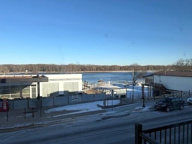 100 1/2 Market St - Photo 3 of 17