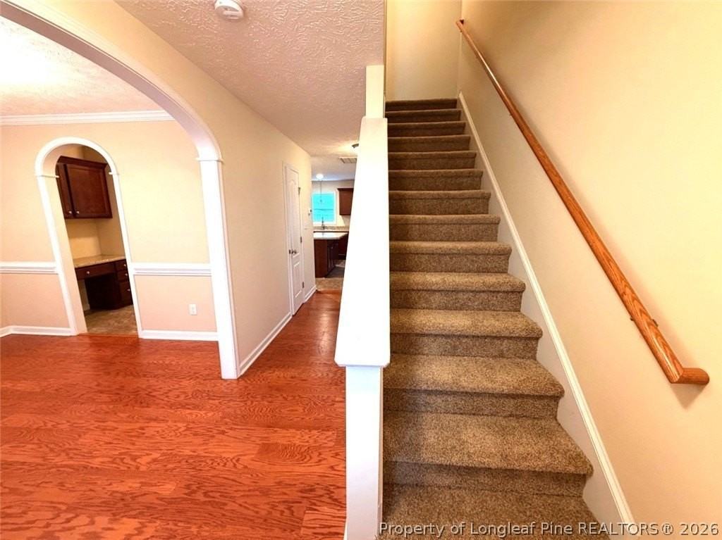 408 Bellgrove Dr - Photo 5 of 37