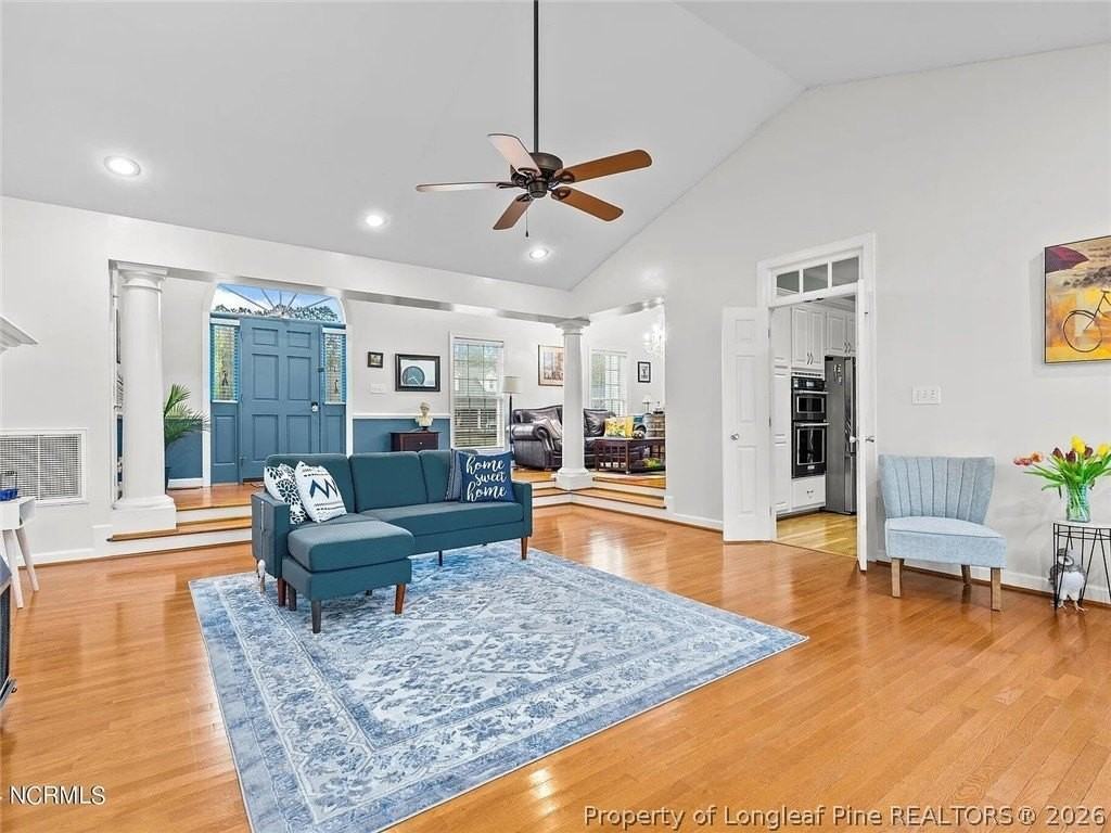 1114 Four Wood Dr - Photo 4 of 21