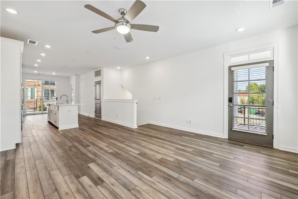 432 Burton Dr - Photo 3 of 25