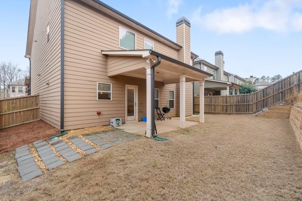 1667 Castleberry Ln - Photo 3 of 17