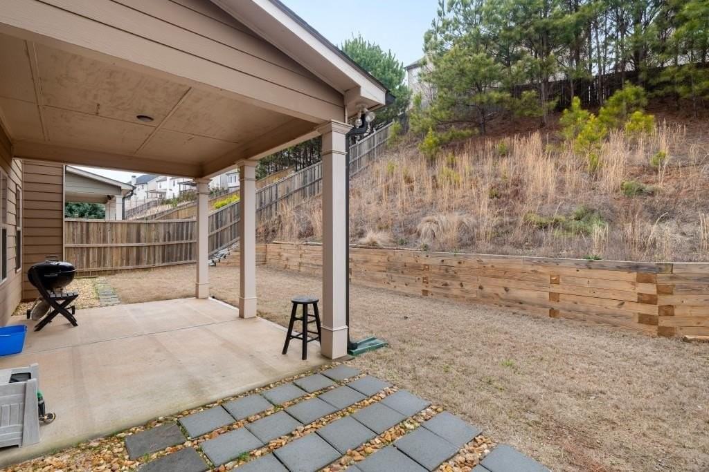 1667 Castleberry Ln - Photo 4 of 17