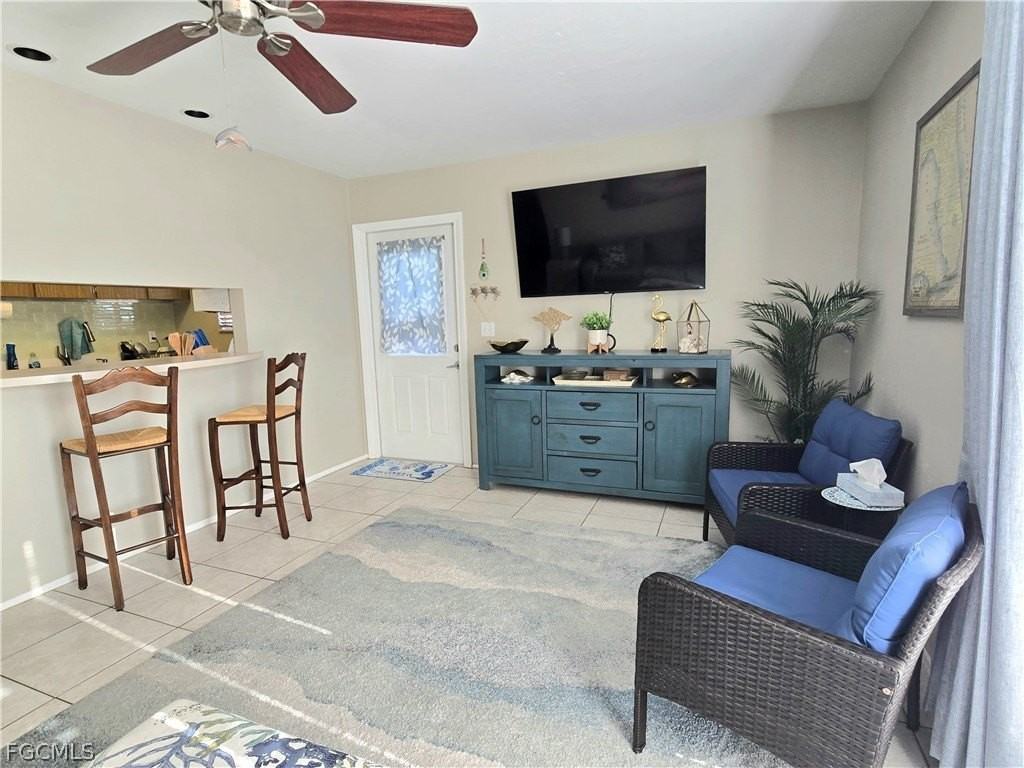 3303 Prince Edward Island Cir Apt 4 - Photo 3 of 25