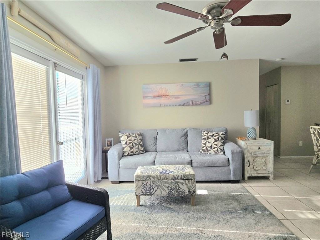 3303 Prince Edward Island Cir Apt 4 - Photo 4 of 25