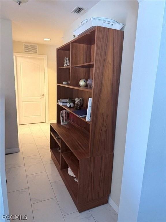 1019 Nw 24th Pl - Photo 5 of 25