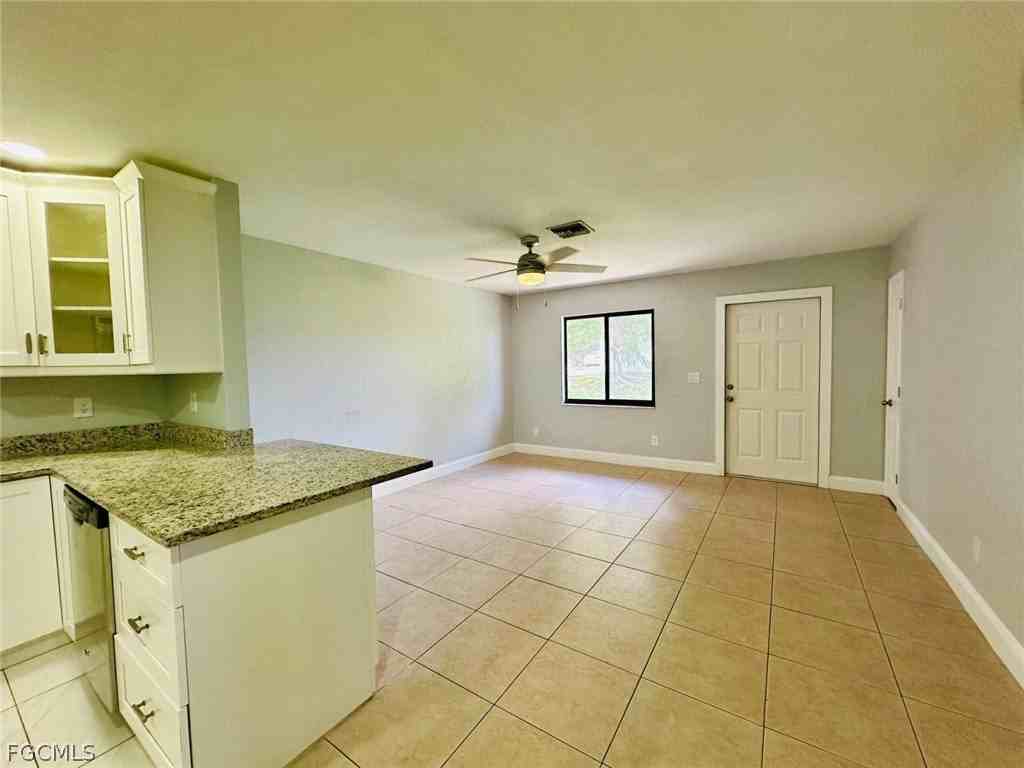 709 Se 8th Ter #1 - Photo 2 of 11
