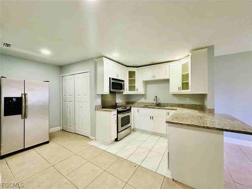 709 Se 8th Ter #1 - Photo 4 of 11