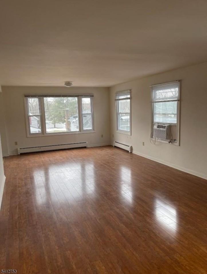 278 Morris St - Photo 7 of 20