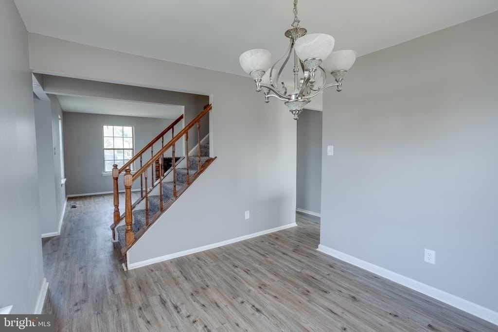 101 Bayberry Ct - Photo 7 of 27