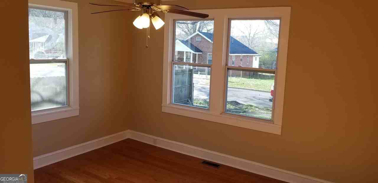 10 Kirkwood St Ne - Photo 5 of 11