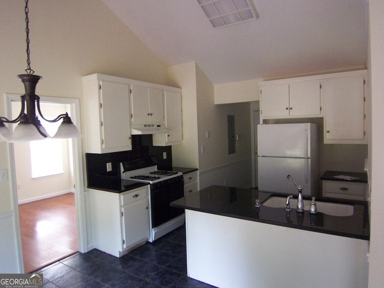 236 Major Rd - Photo 2 of 9