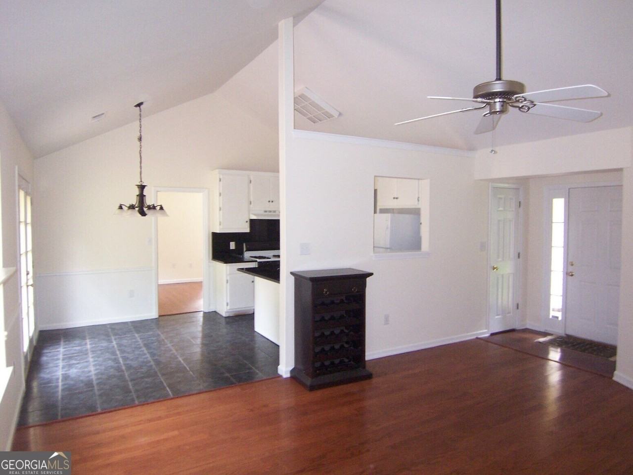 236 Major Rd - Photo 3 of 9