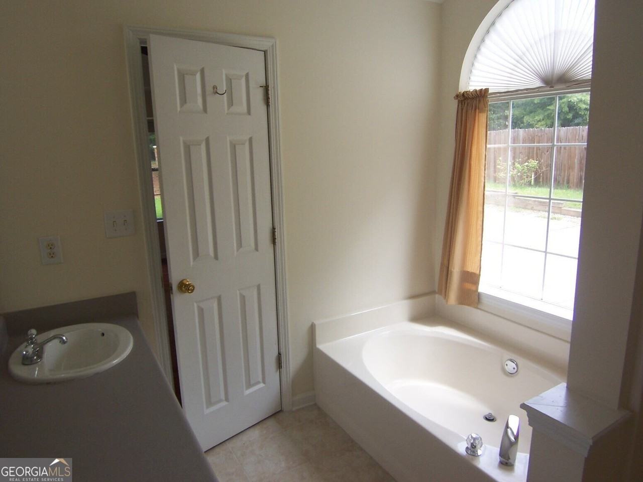 236 Major Rd - Photo 6 of 9