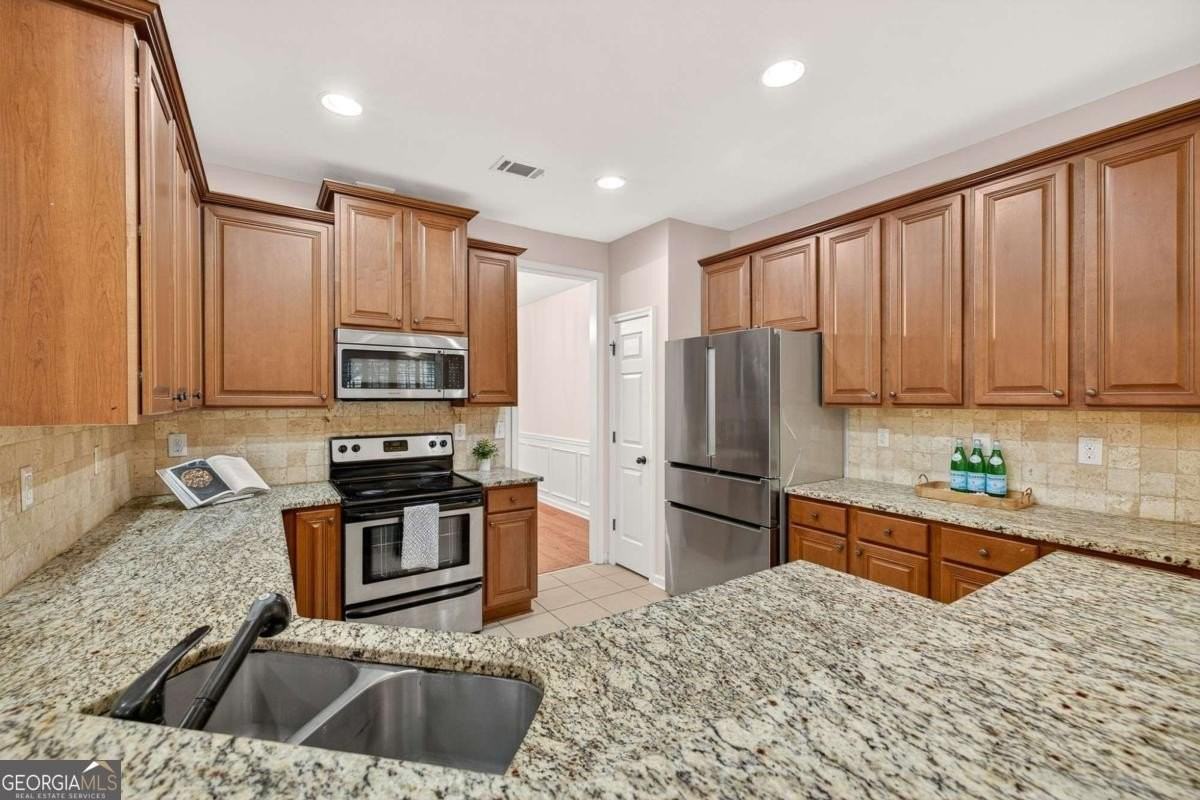 1931 Gregory Run Ne - Photo 5 of 33