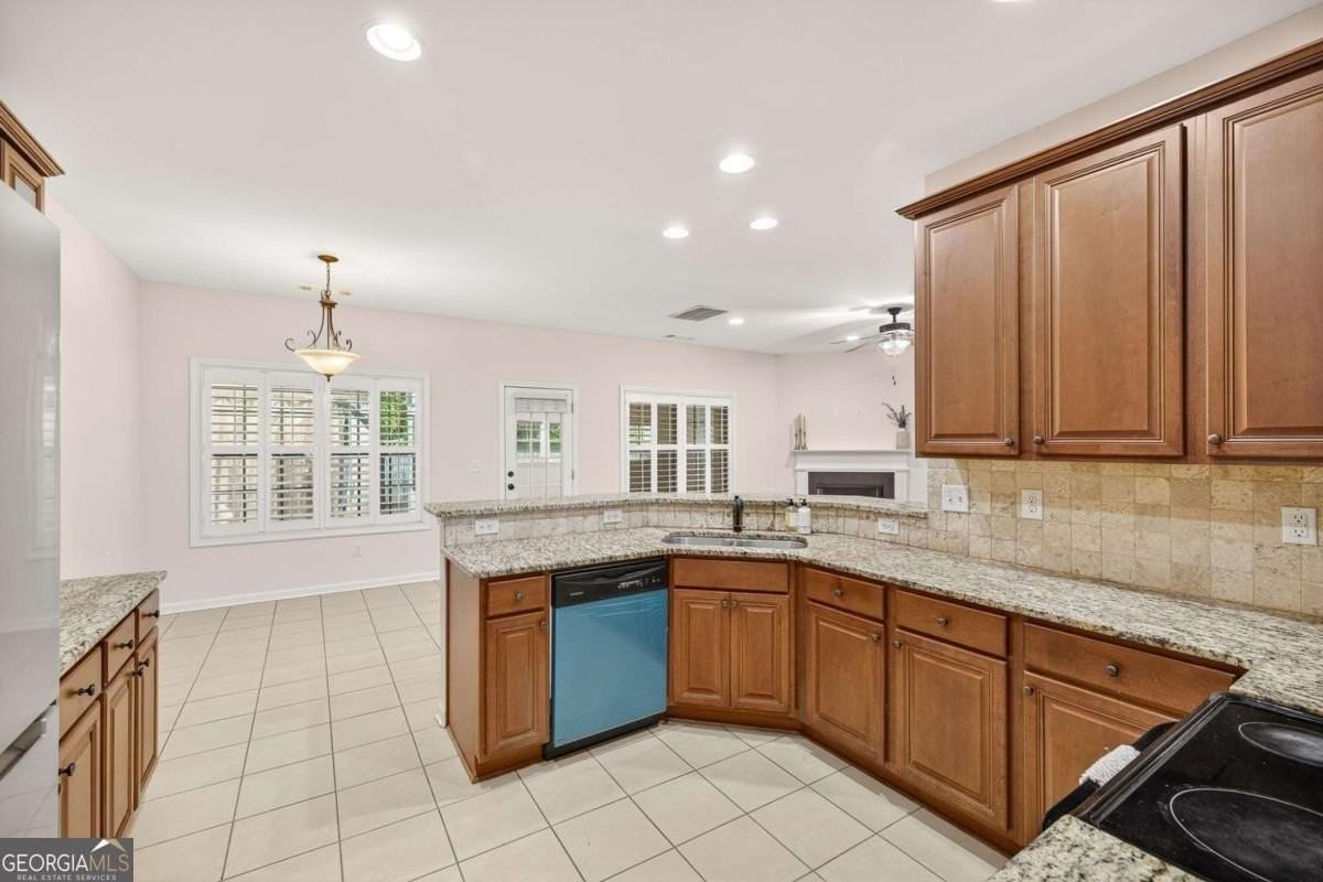 1931 Gregory Run Ne - Photo 7 of 33