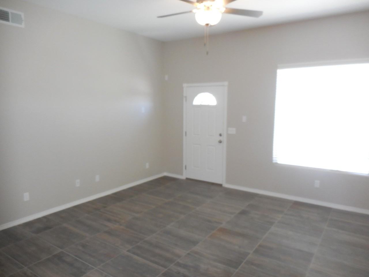 963 Aircoupe Way - Photo 4 of 28