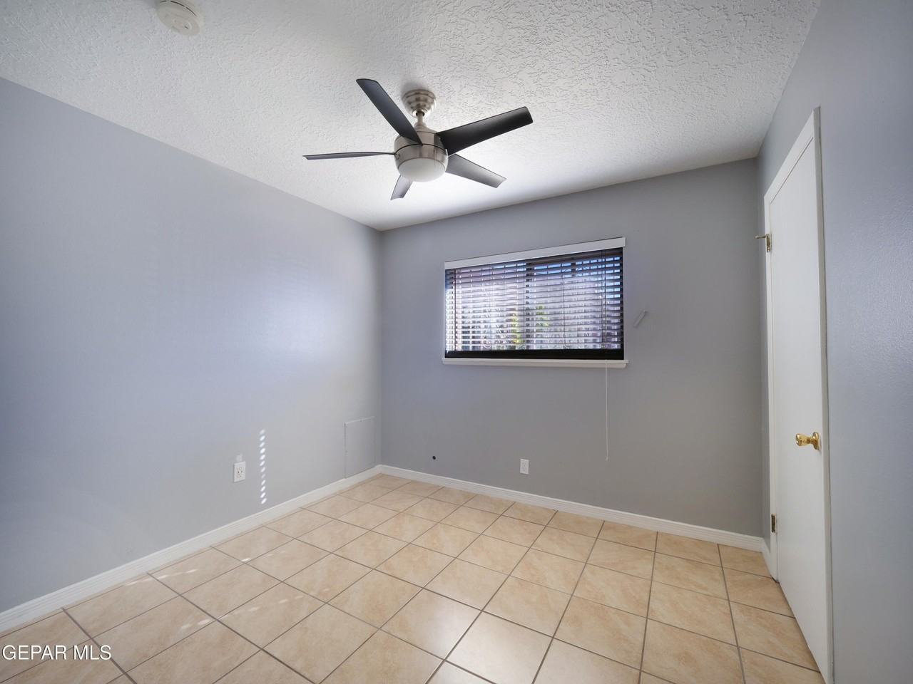 10009 Cork Dr - Photo 6 of 12