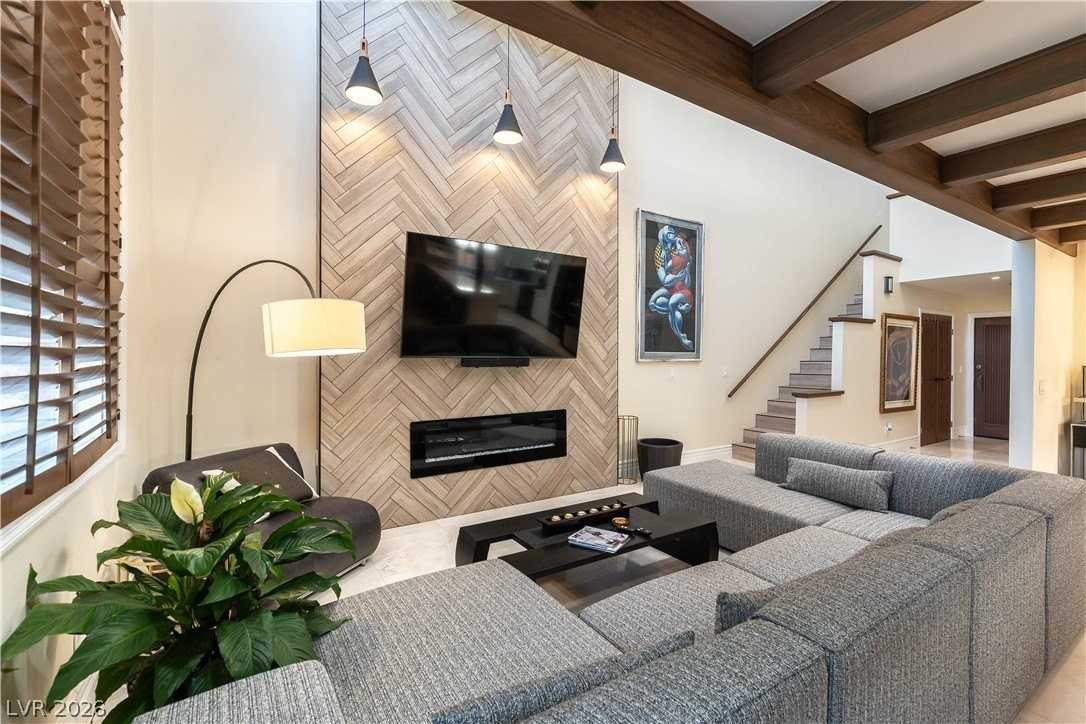 2845 Queens Courtyard Dr - Photo 5 of 50