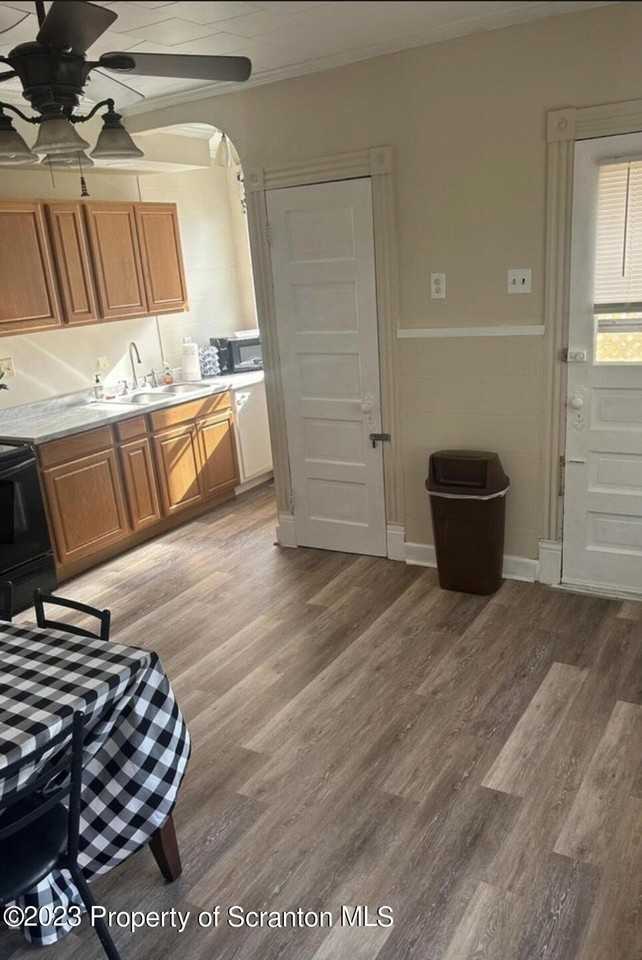 1111 Bryn Mawr St - Photo 7 of 16