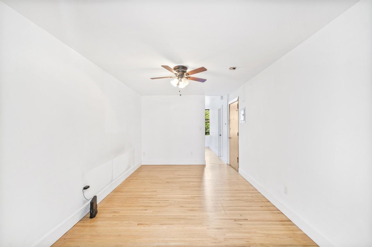 204 Park Ave #3L - Photo 2 of 10