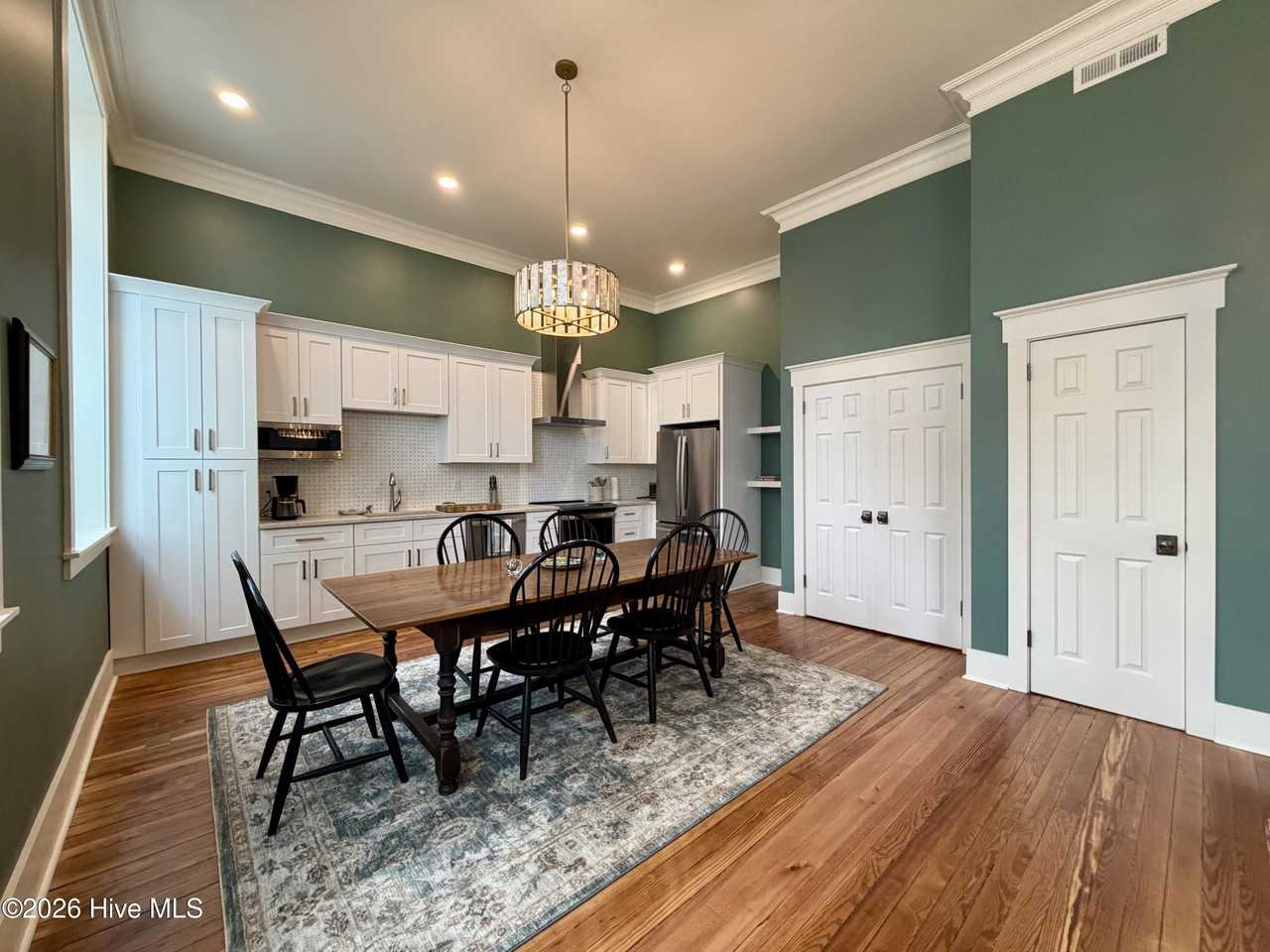 210 N Front St Unit 2 - Photo 3 of 15