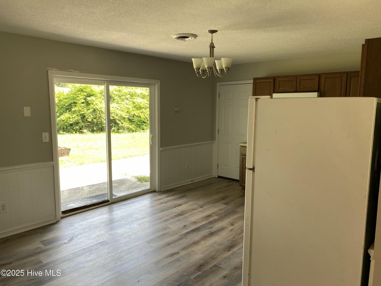 201 El Ogden Dr - Photo 3 of 17