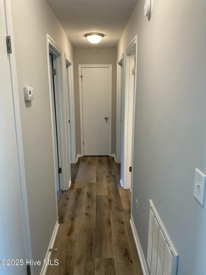 201 El Ogden Dr - Photo 6 of 17