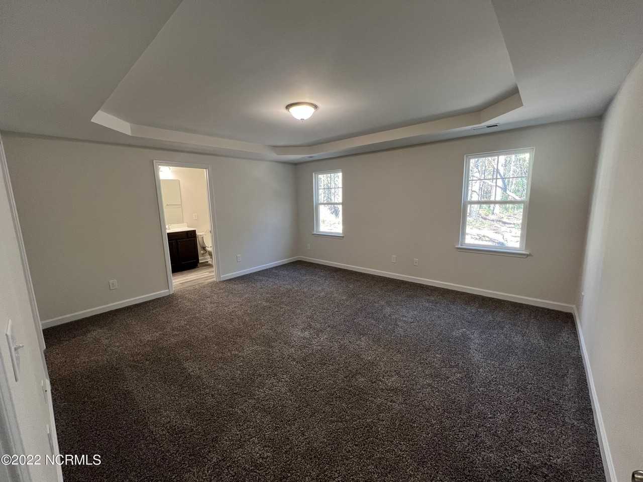 642 Walnut Dr - Photo 2 of 21