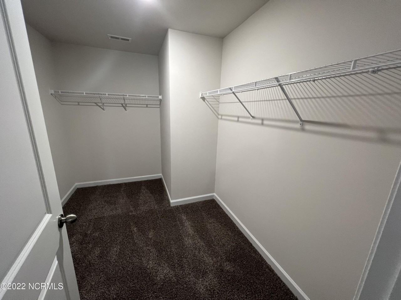 642 Walnut Dr - Photo 4 of 21