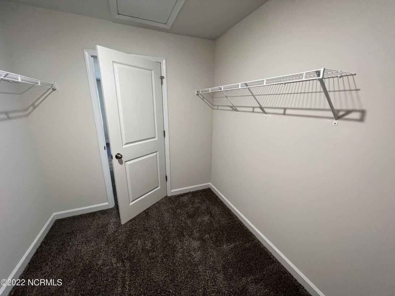 642 Walnut Dr - Photo 5 of 21