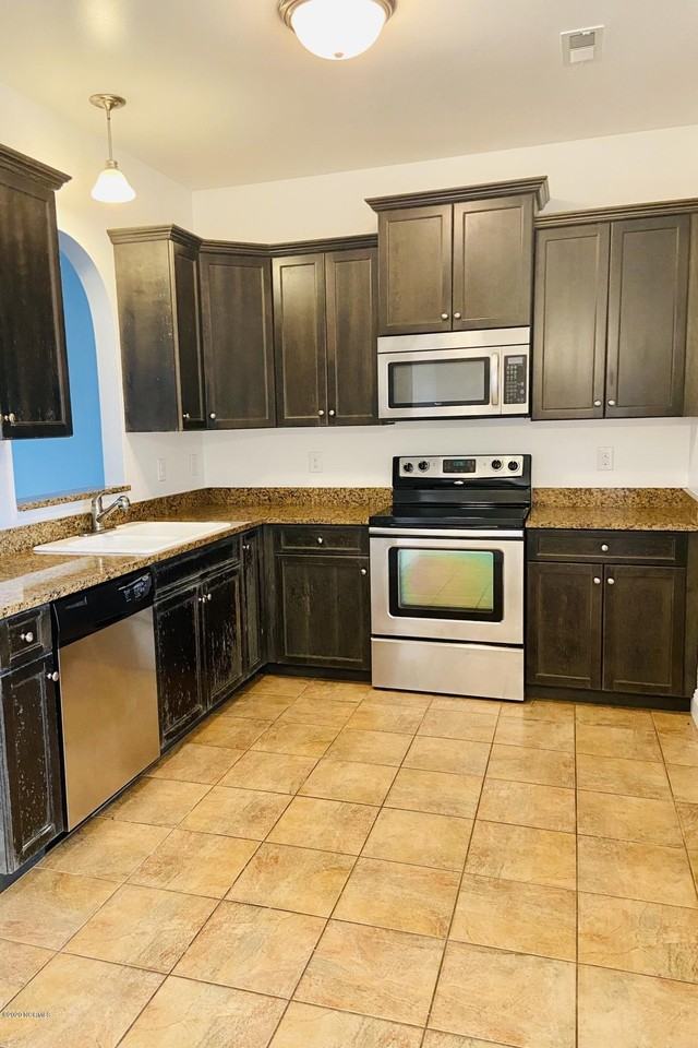 100 Parrot Landing Dr - Photo 3 of 11