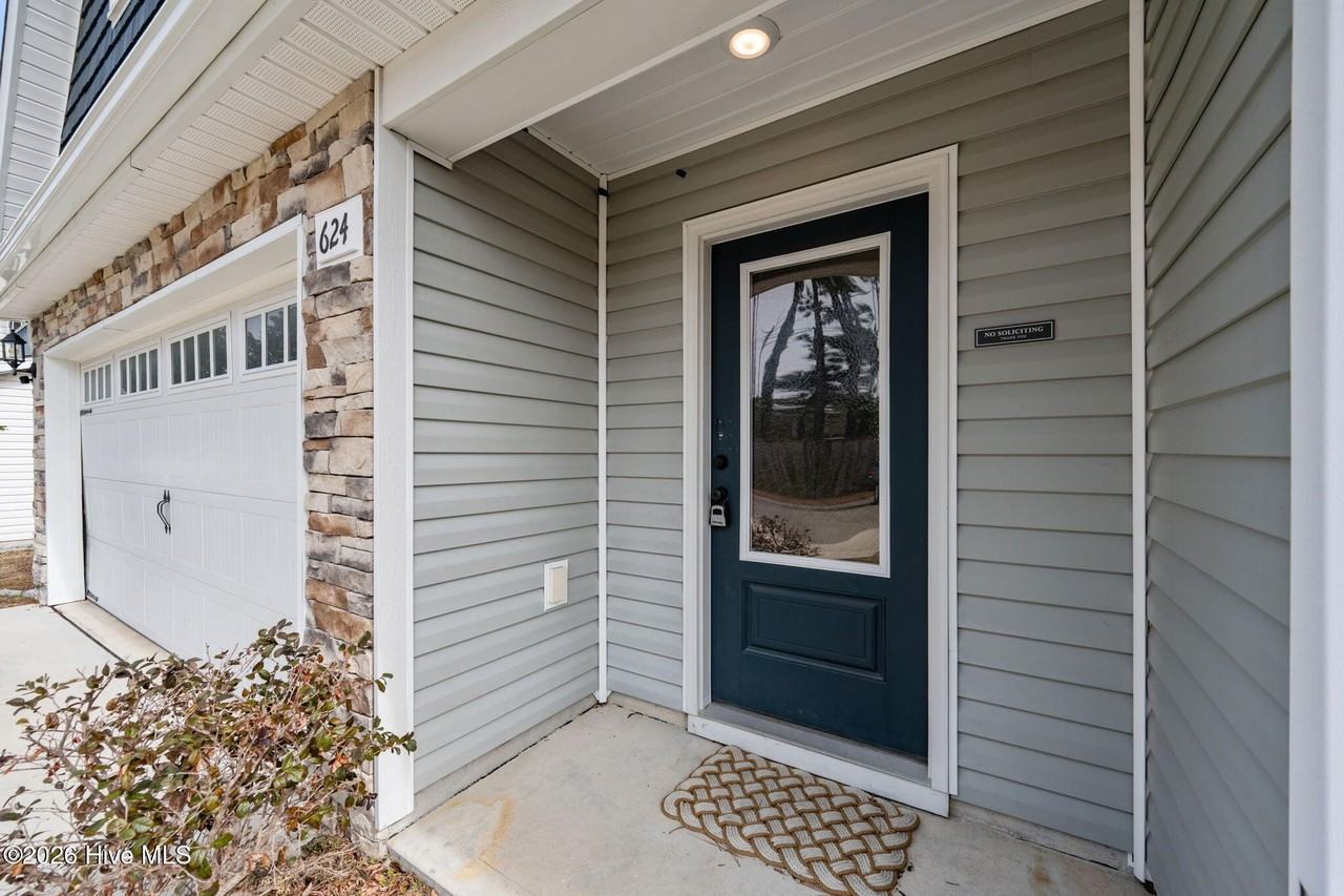 624 Aurora Pl - Photo 7 of 50