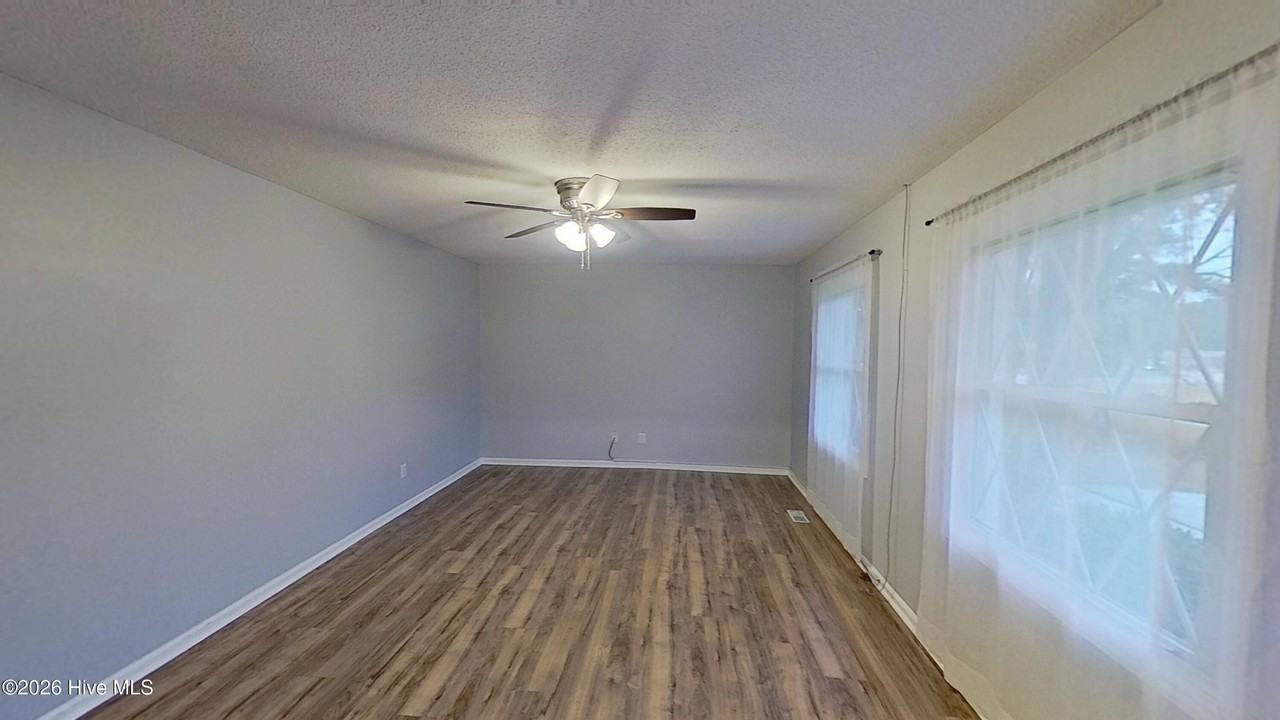 102 Northview Ct - Photo 2 of 18