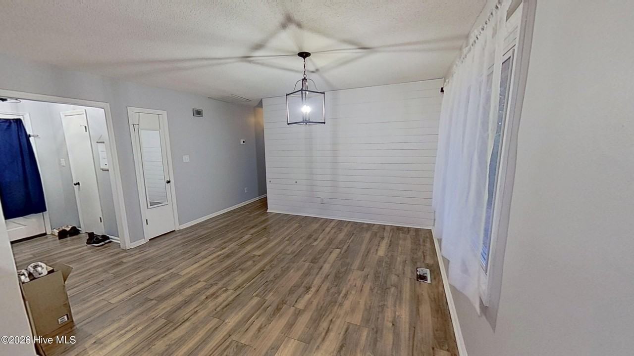 102 Northview Ct - Photo 4 of 18