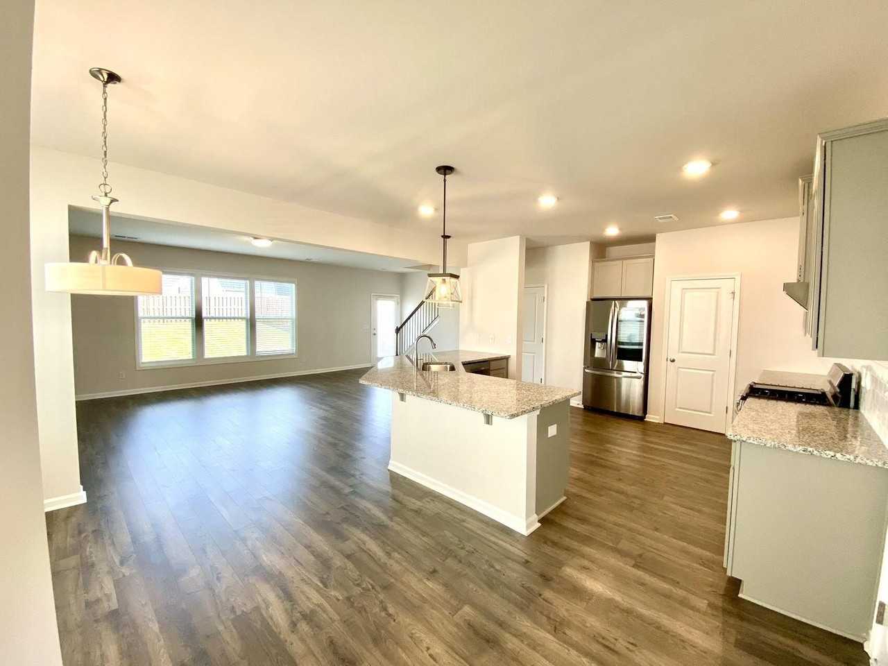 601 Count Fleet Ct - Photo 2 of 26