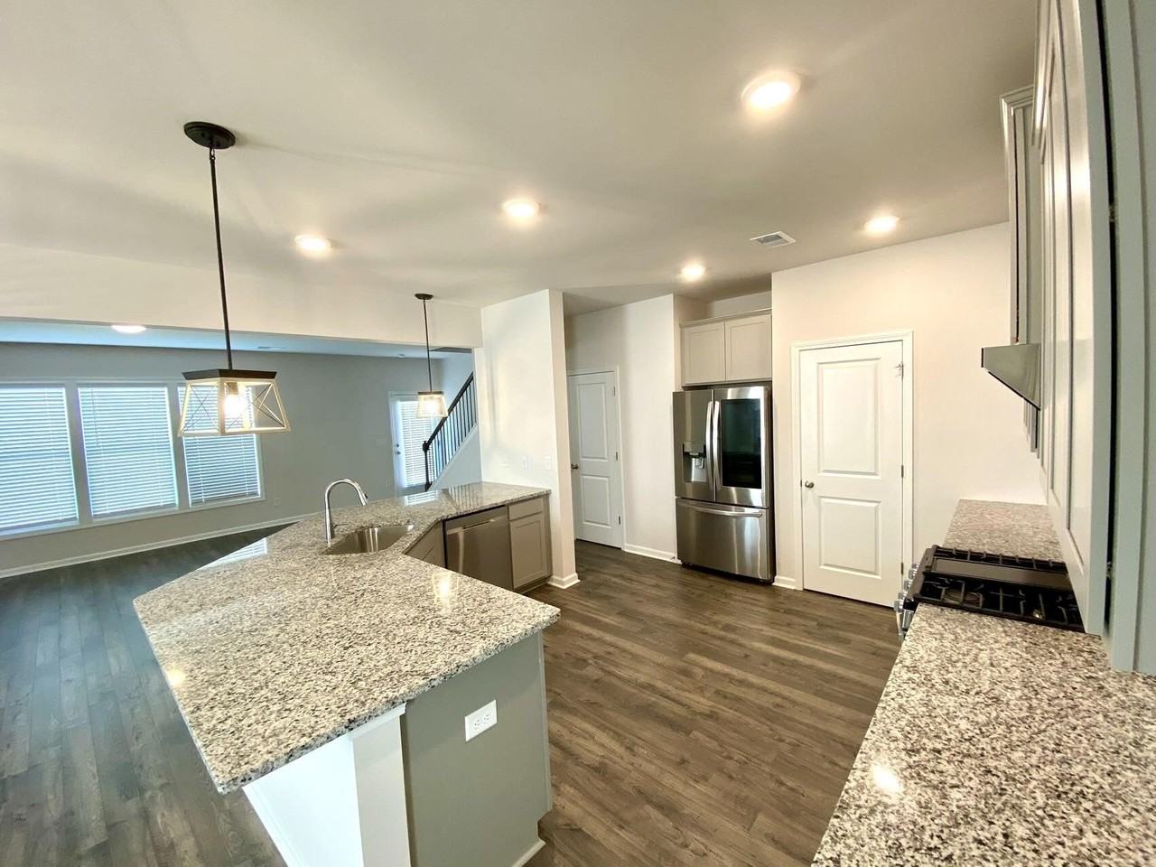 601 Count Fleet Ct - Photo 5 of 26