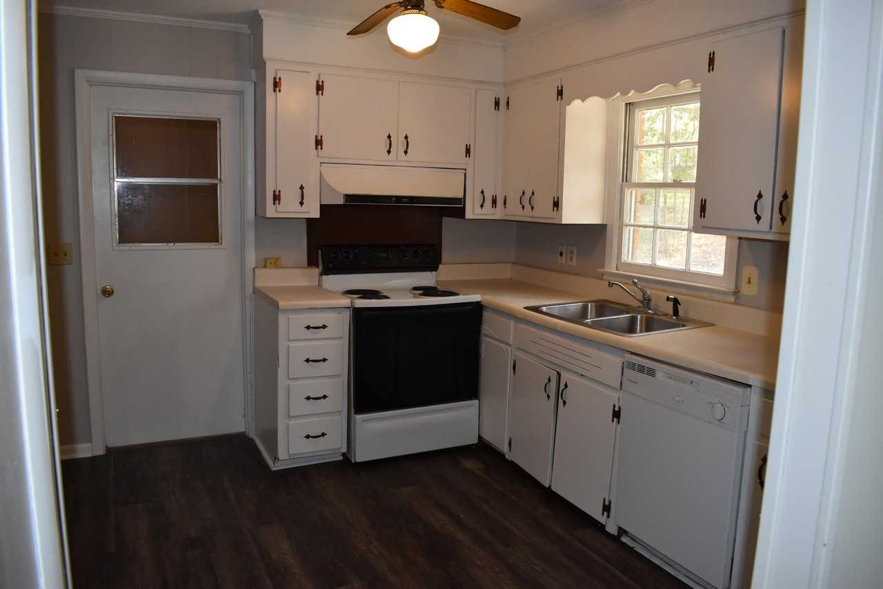 2210 Mura Dr - Photo 2 of 20