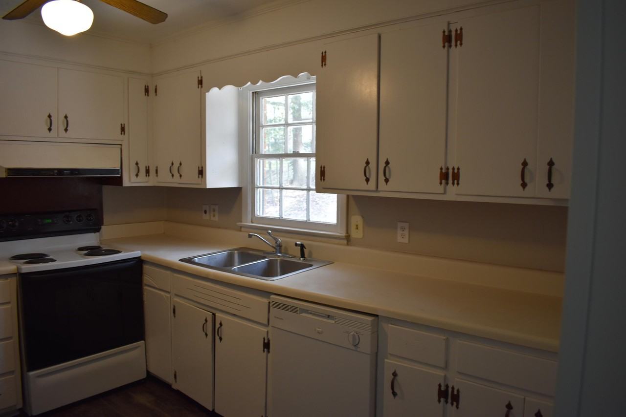 2210 Mura Dr - Photo 3 of 20