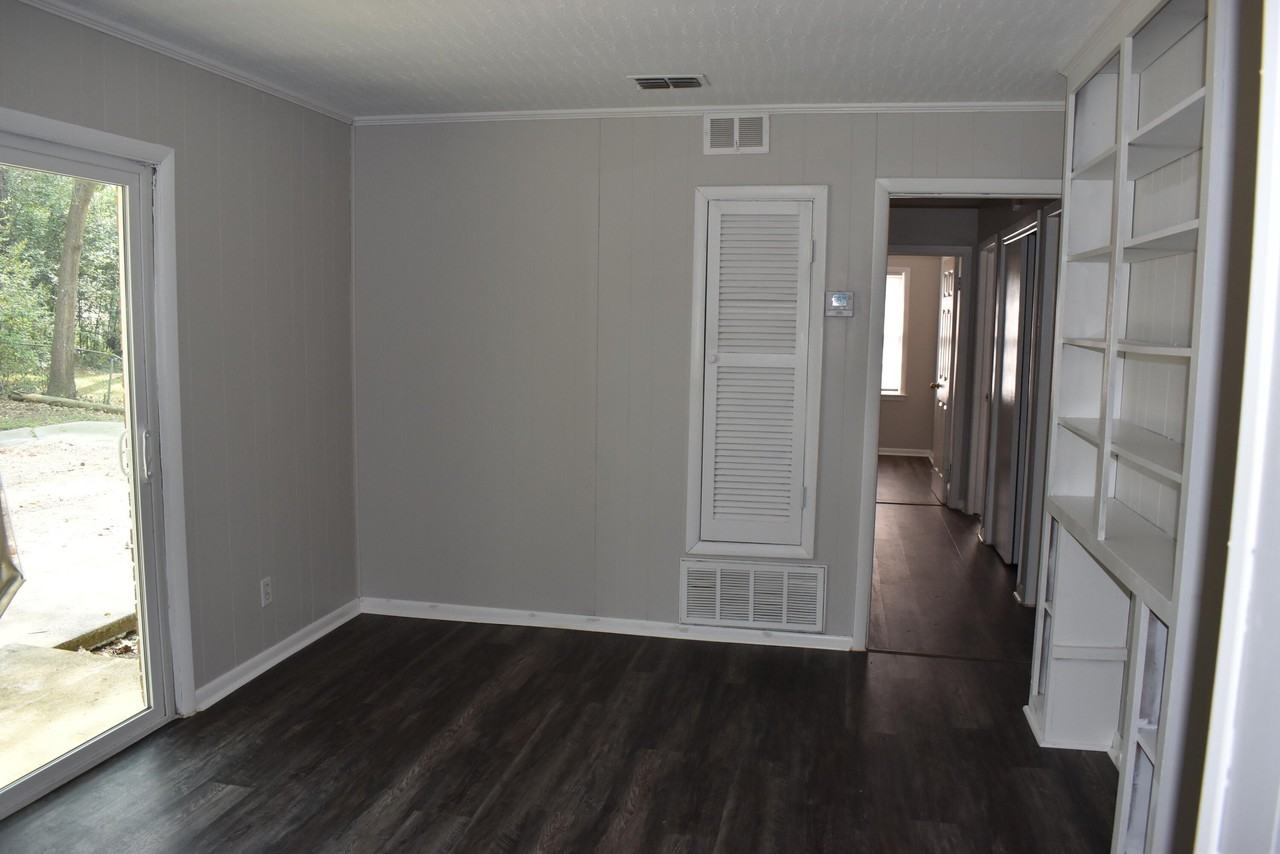 2210 Mura Dr - Photo 5 of 20