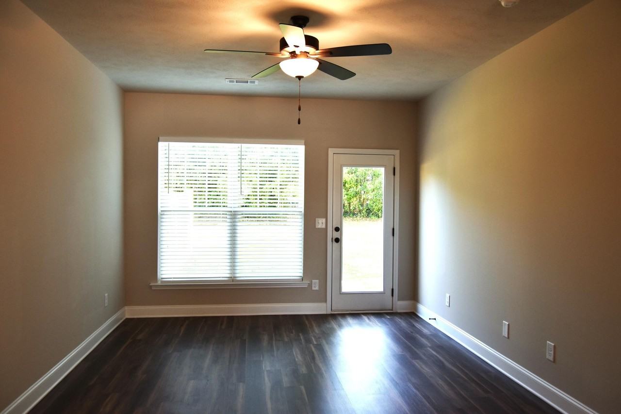 526 Hardy Pt - Photo 6 of 22