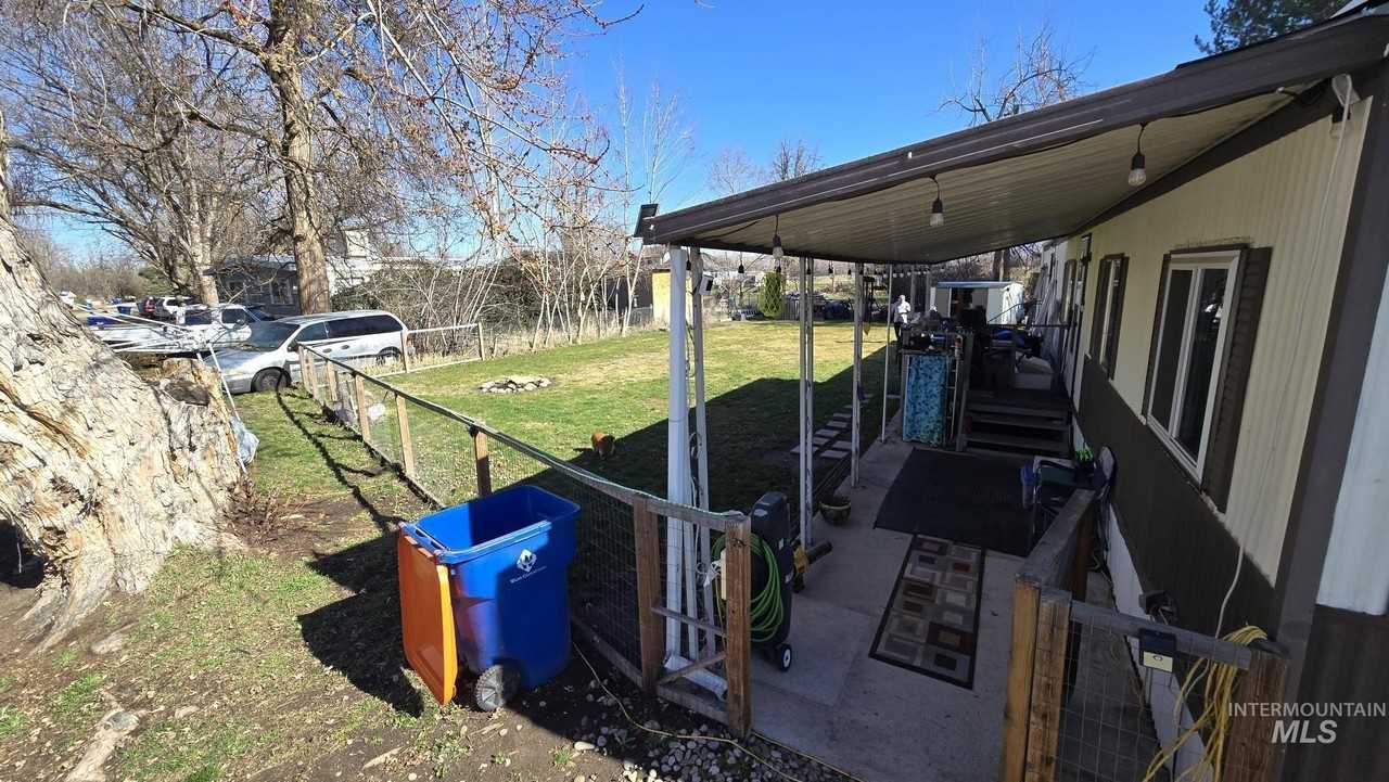 798 S Dolson Ln - Photo 3 of 33