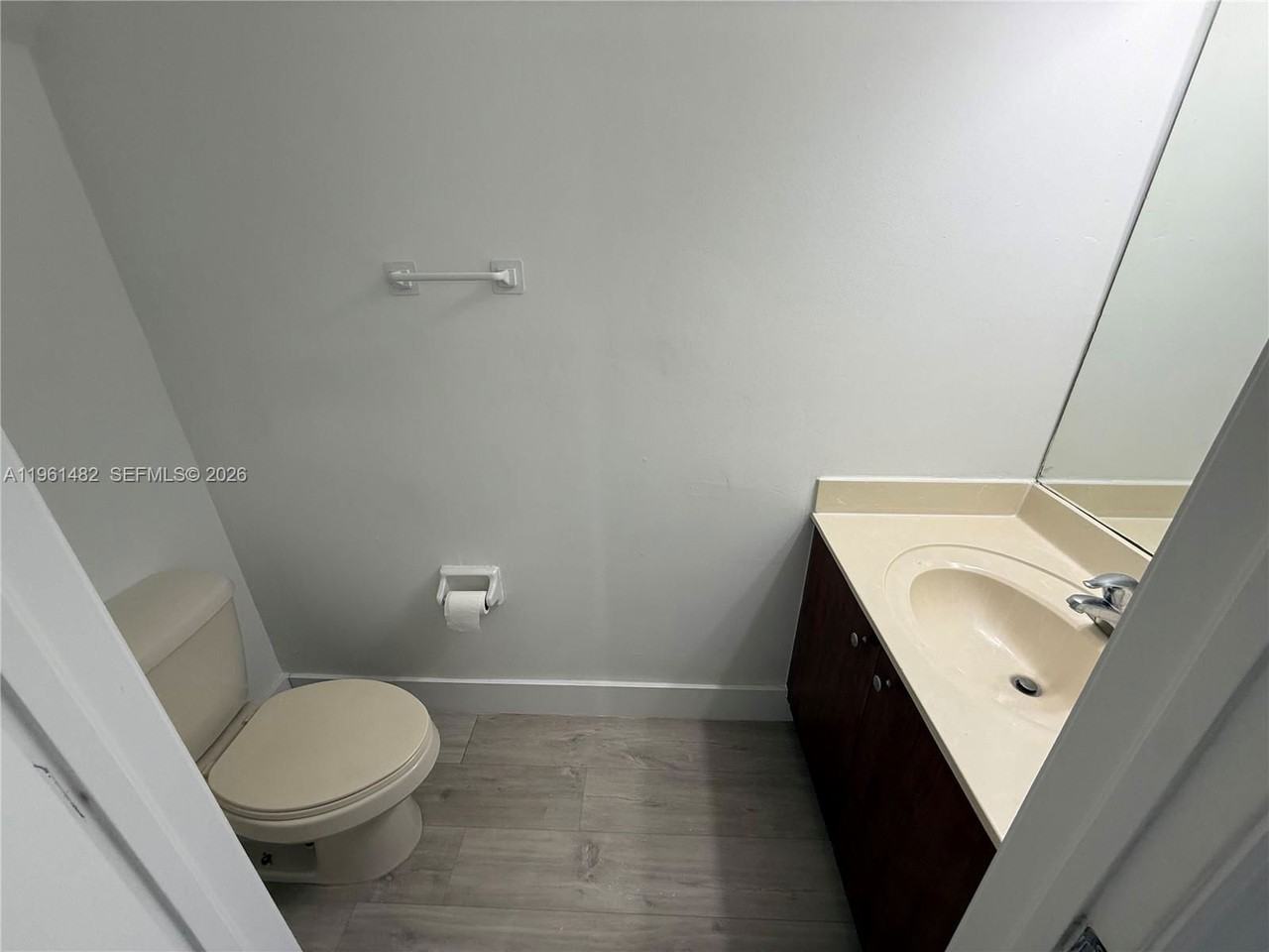 4282 Ne 9th St - Photo 7 of 8