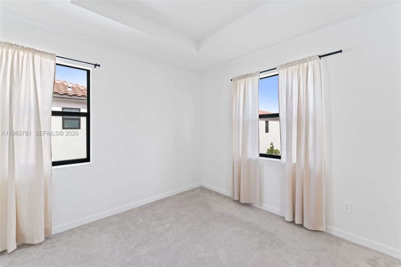 11755 Sw 246th Ter - Photo 5 of 8