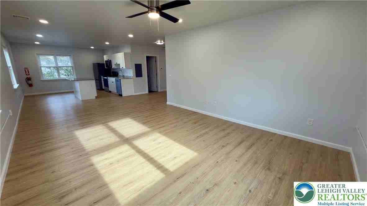 403 N Walnut St Apt B #B - Photo 4 of 31