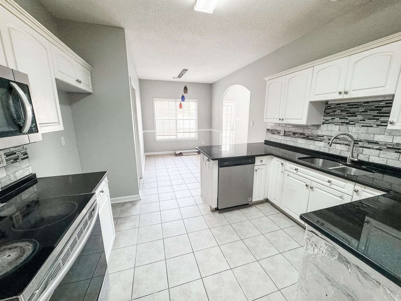 9288 S Fairmont Cir - Photo 5 of 14