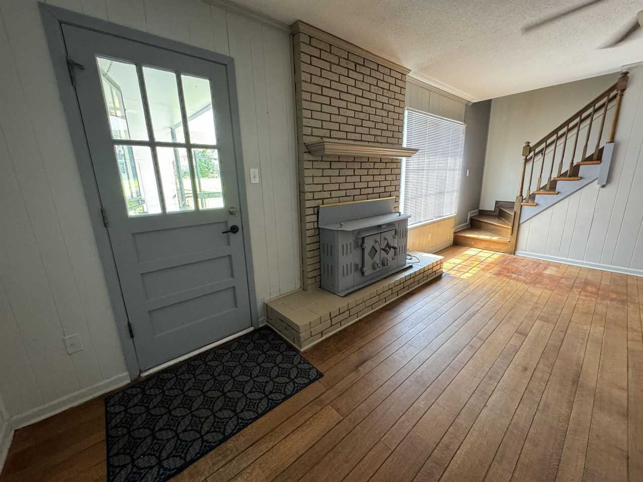 4571 Plato Ave - Photo 3 of 8